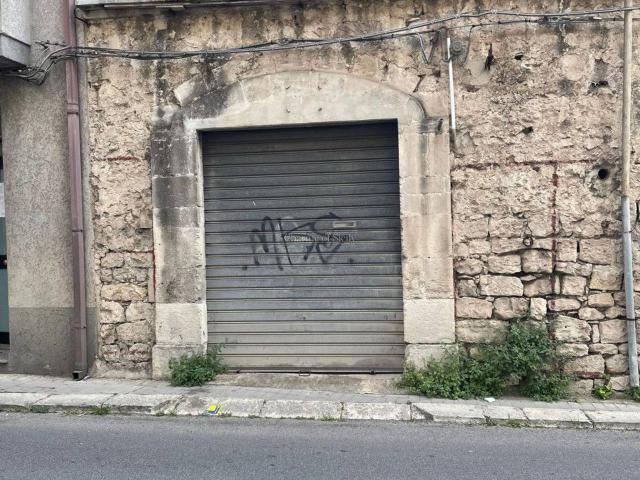 Garage in vendita a Modica