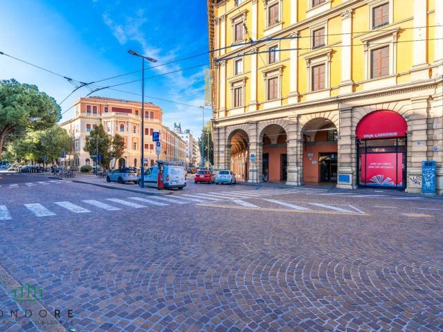 Garage in vendita a Bologna