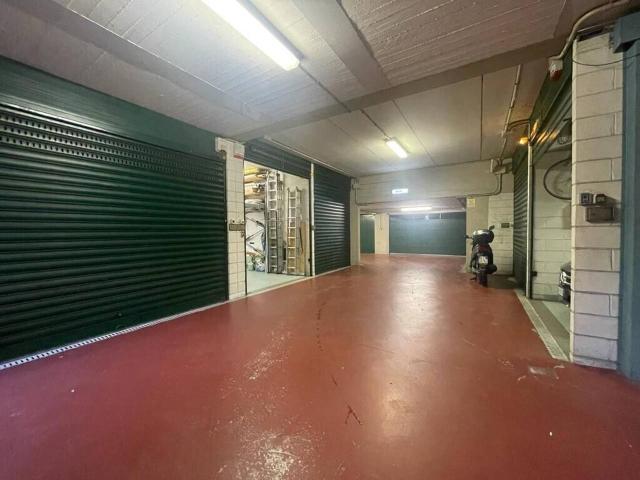 Garage in vendita a Genova