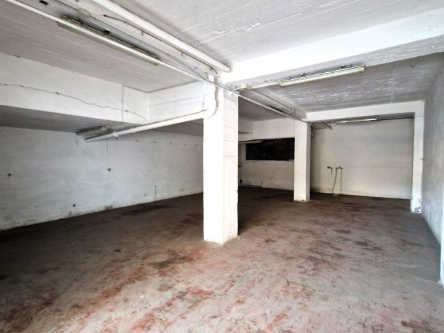 Garage in vendita a Genova