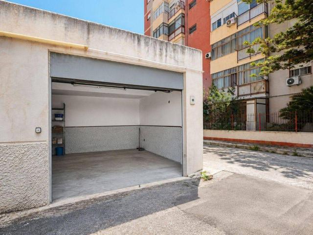 Garage in vendita a Palermo