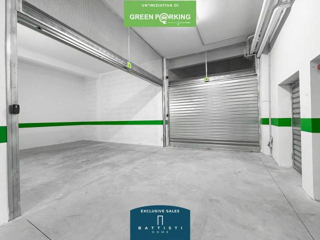 Garage in vendita a Roma