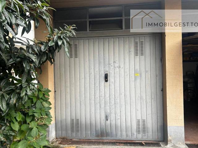 Garage in vendita a Torino