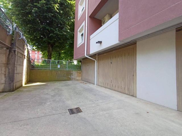 Garage in vendita a Vicenza