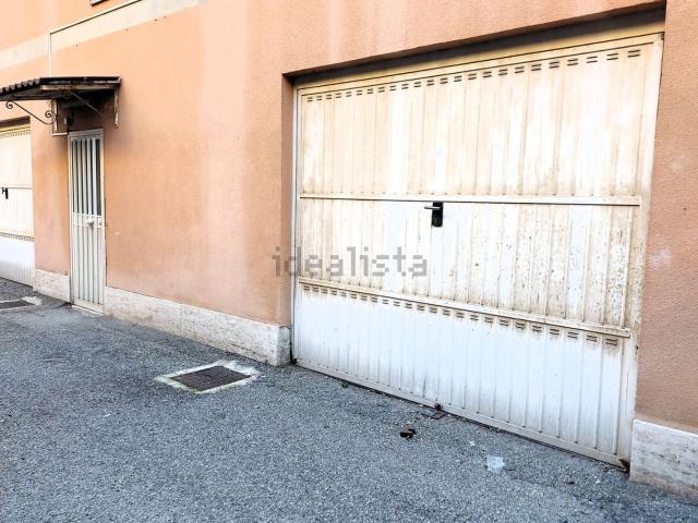 Garage in vendita di m² in Contrada Catanese