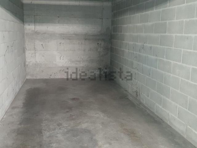 Garage in vendita di m² in Corso Benedetto Cairoli
