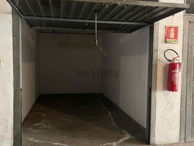 Garage in vendita di m² in Corso Casale