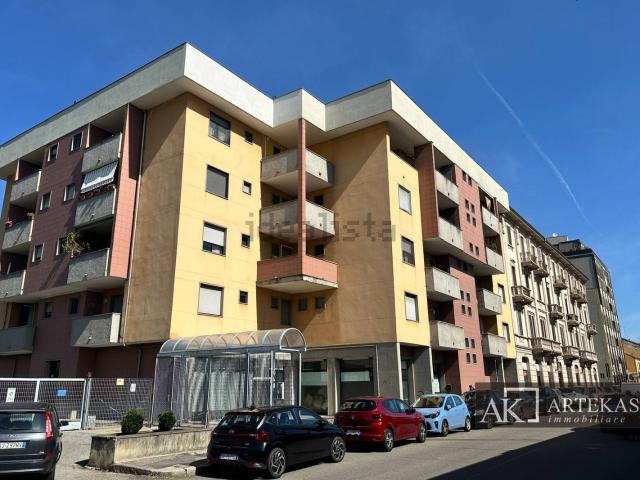 Garage in vendita di m² in Corso della Vittoria, 17
