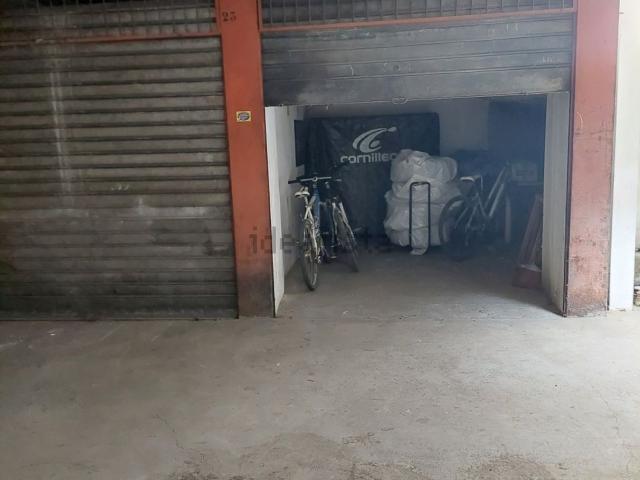 Garage in vendita di m² in Corso Fratelli Bandiera