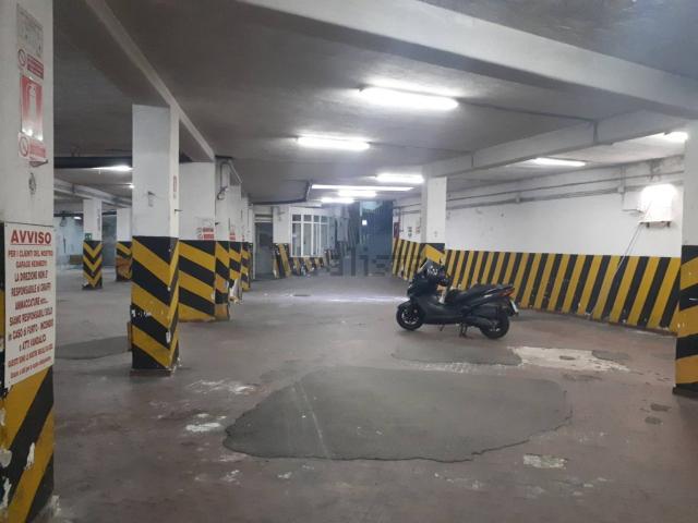 Garage in vendita di m² in Corso Secondigliano
