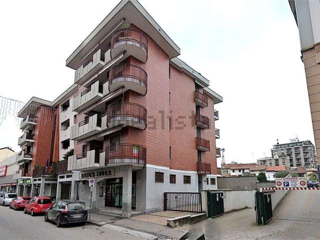 Garage in vendita di m² in Corso Torino, 39