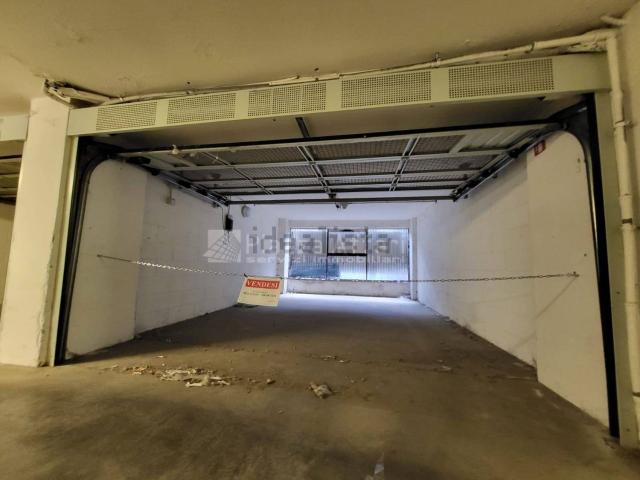 Garage in vendita di m² in Galleria Cavour, 13