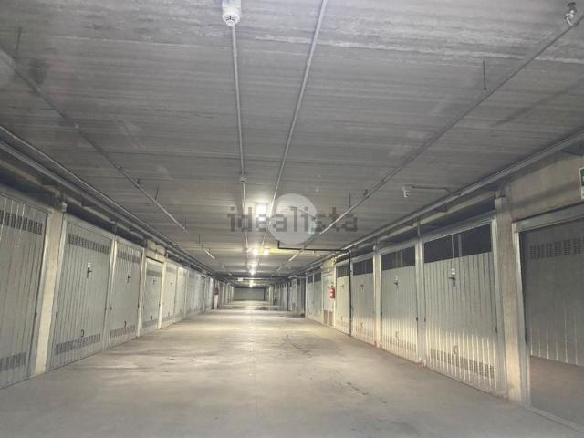 Garage in vendita di m² in Piazza Vittorio Veneto