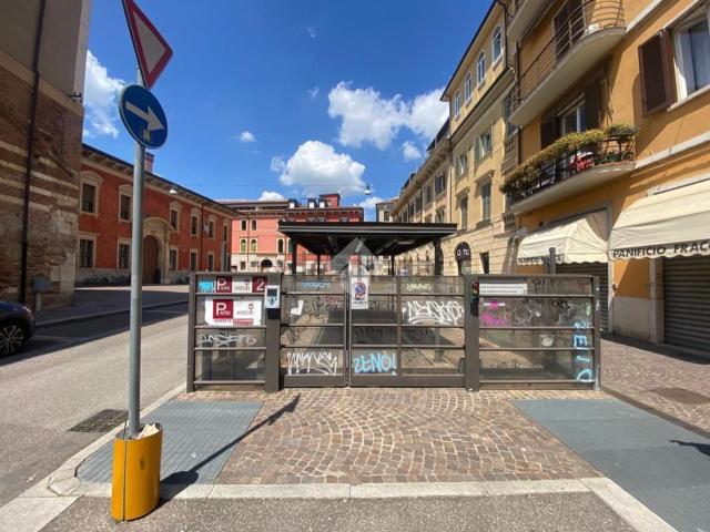 Garage in vendita di m² in Piazza Arditi, 1