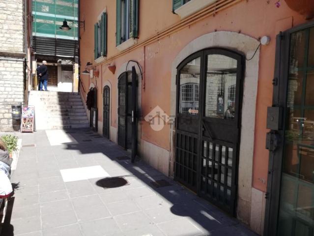 Garage in vendita di m² in Piazza Duca della Verdura, 3