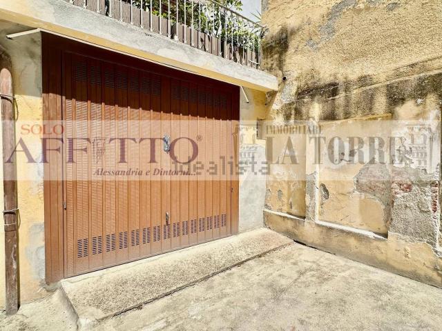 Garage in vendita di m² in Piazza Giuseppe Garibaldi