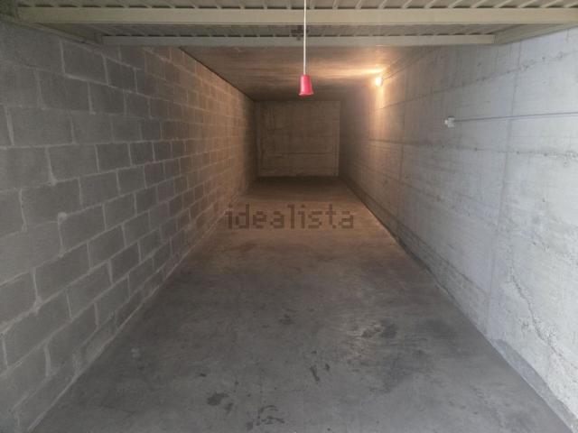 Garage in vendita di m² in Piazza Grazia Deledda