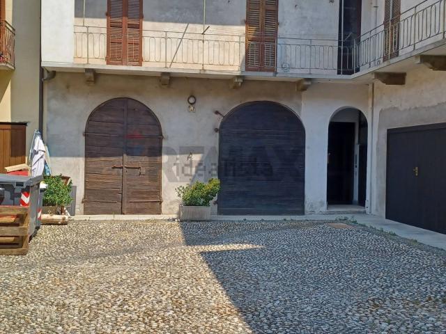 Garage in vendita di m² in Piazza Martiri della Libertà, 22