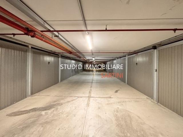 Garage in vendita di m² in Piazza Orto del Lilli