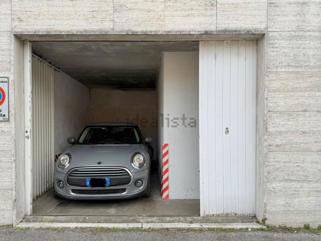 Garage in vendita di m² in Piazzale Mazzini