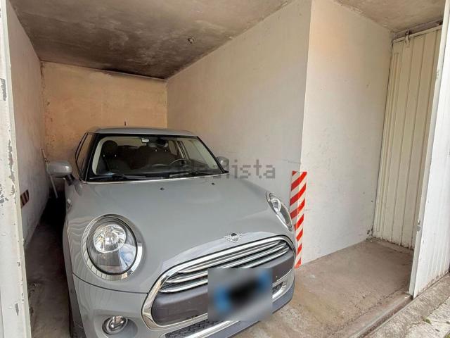 Garage in vendita di m² in Piazzale Mazzini