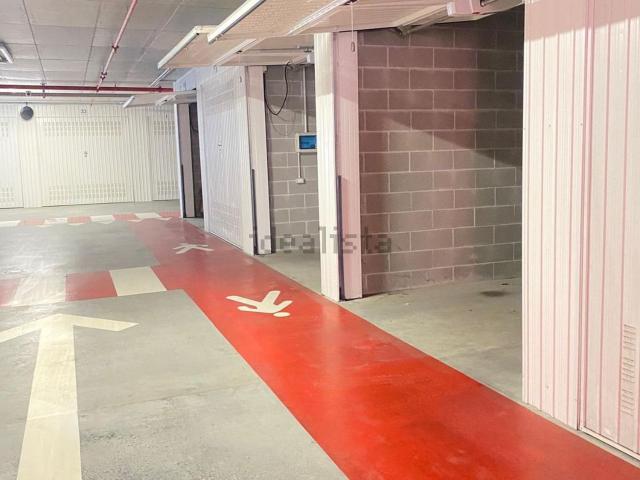 Garage in vendita di m² in Piazzale Leonardo da Vinci