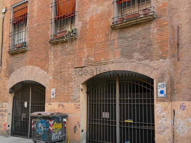 Garage in vendita di m² in Piazzetta Santa Maria della Pioggia