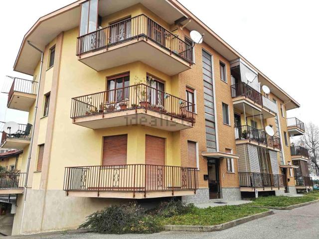 Garage in vendita di m² in Strada della Rovere, 58