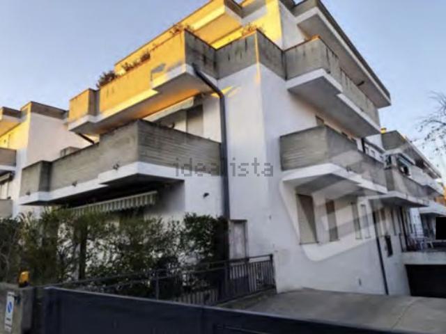 Garage in vendita di m² in Vicolo Ciro Menotti, 1