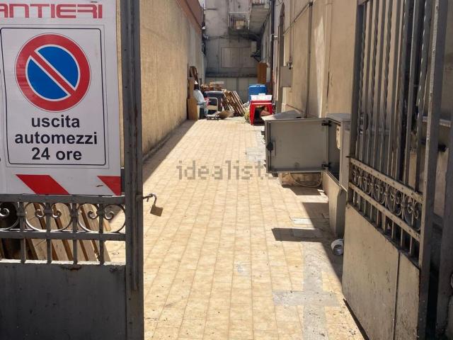 Garage in vendita di m² in Via Teramo, 23