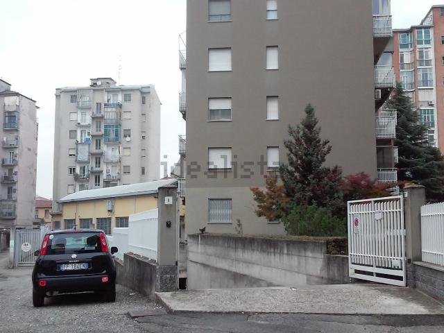 Garage in vendita di m² in Via Terracina