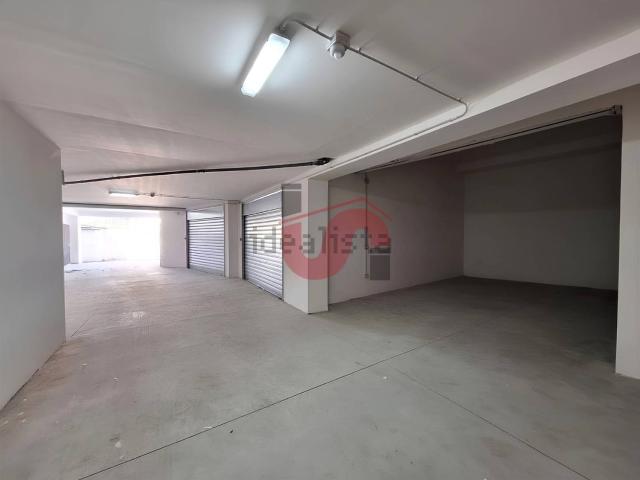 Garage in vendita di m² in Via Tiengo