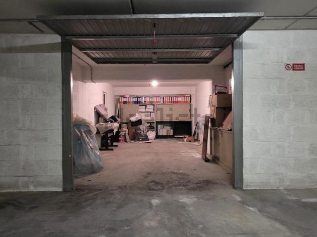 Garage in vendita di m² in Via Tommaso Landolfi