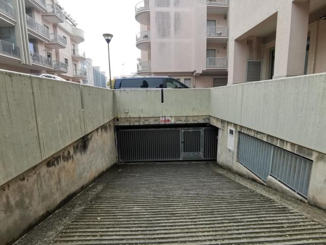 Garage in vendita di m² in Via Toniolo