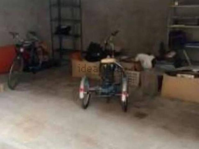 Garage in vendita di m² in Via Torino, 9
