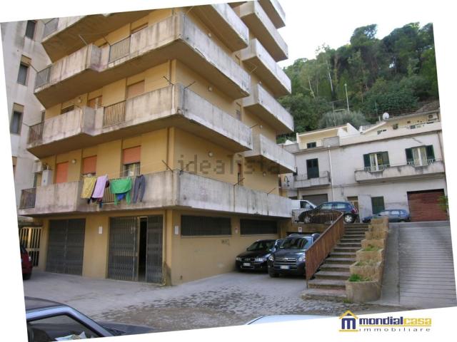 Garage in vendita di m² in Via Trani, 10