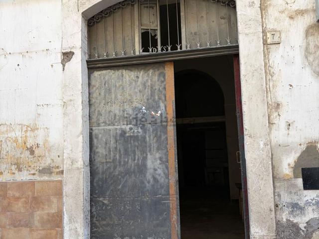 Garage in vendita di m² in Via Tricolore, 7