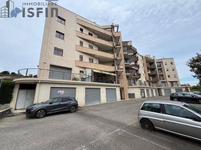 Garage in vendita di m² in Via Trieste, 149