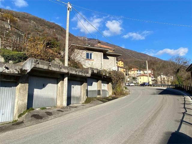 Garage in vendita di m² in Via Valle Antrona