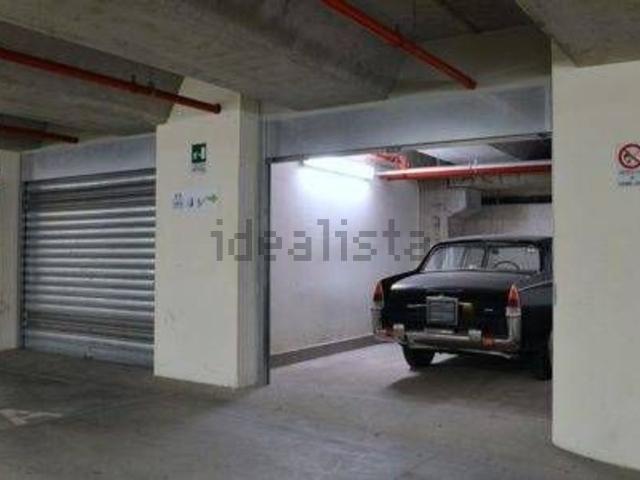 Garage in vendita di m² in Via Valle D&apos Aosta