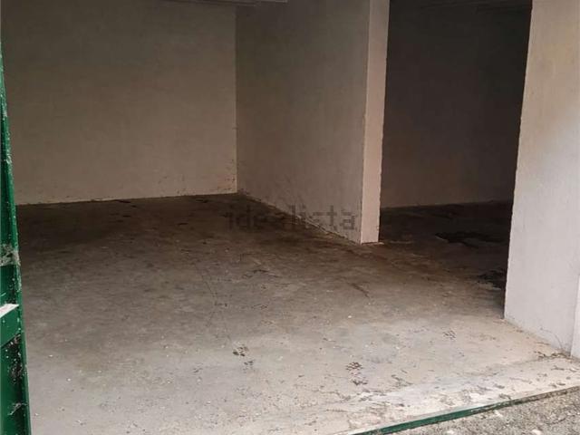 Garage in vendita di m² in Via Vincenzo Tergolina, 5
