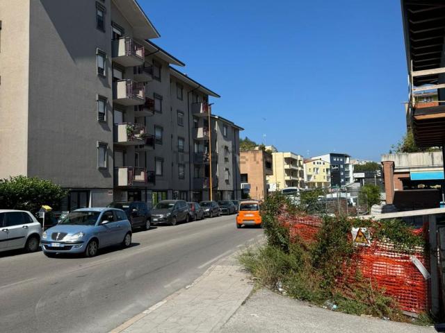 Garage in vendita di m² in Via Vincenzo Tiberio