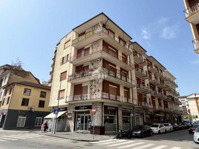 Garage in vendita di m² in Via Vincenzo Volpe, 9