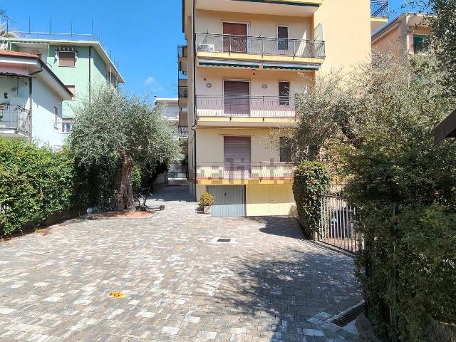 Garage in vendita di m² in Via Villebone, 14