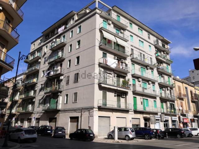 Garage in vendita di m² in Via Vittime Civili, 90