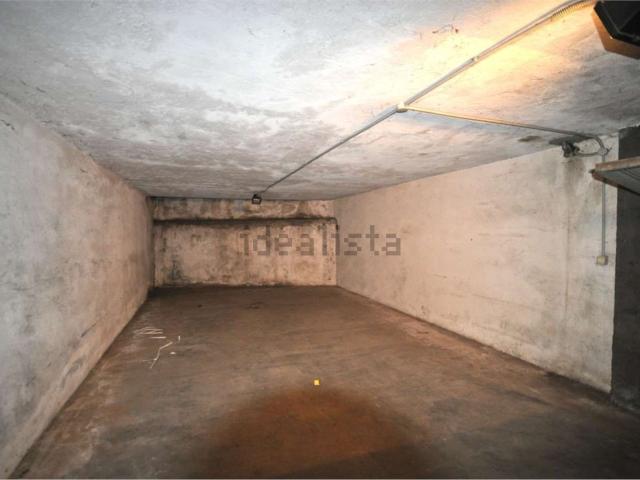 Garage in vendita di m² in Via Vittoni, 32