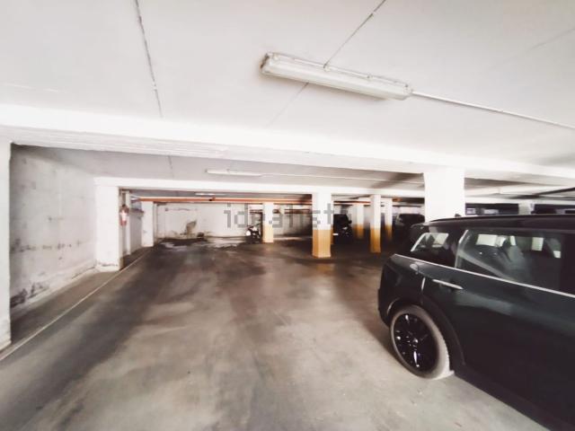 Garage in vendita di m² in Via Vittorio Veneto