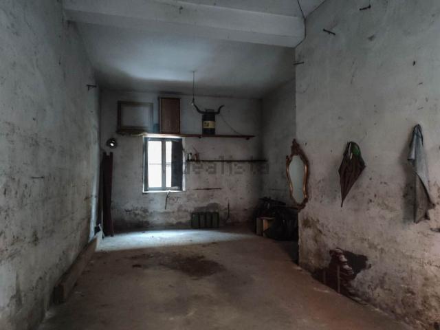 Garage in vendita di m² in Via Viterbo, 20