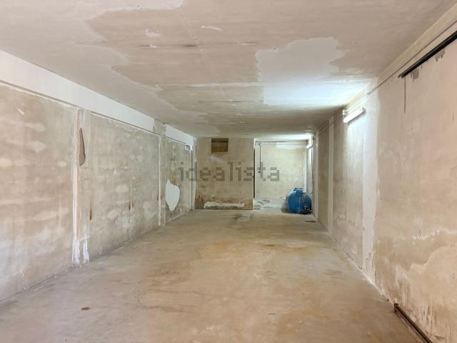 Garage in vendita di m² in Via Acireale, 17