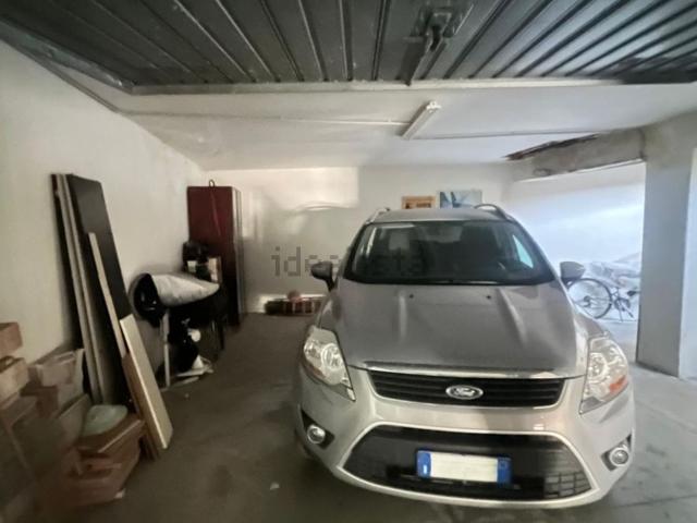 Garage in vendita di m² in Via Agnone